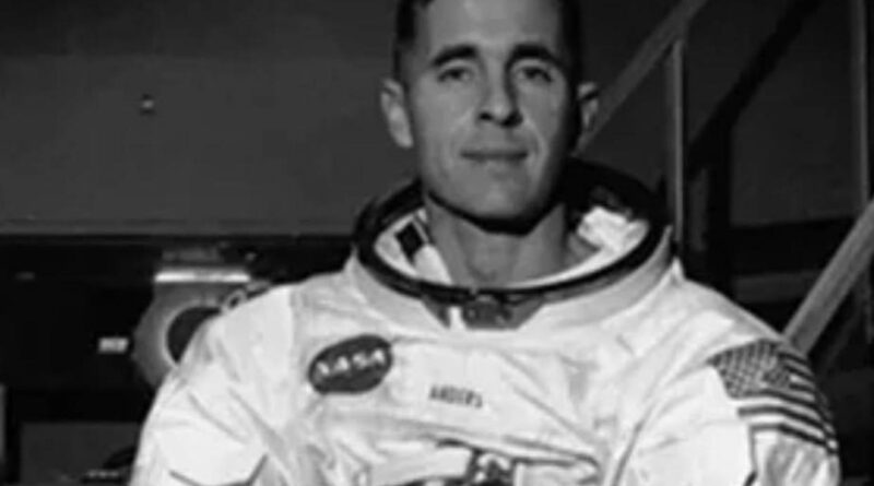 Muere en accidente aéreo astronauta del Apolo 8