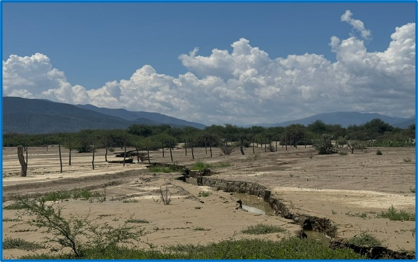 Inicia investigación de origen de grieta de 6 kilómetros en ejidos de Tula