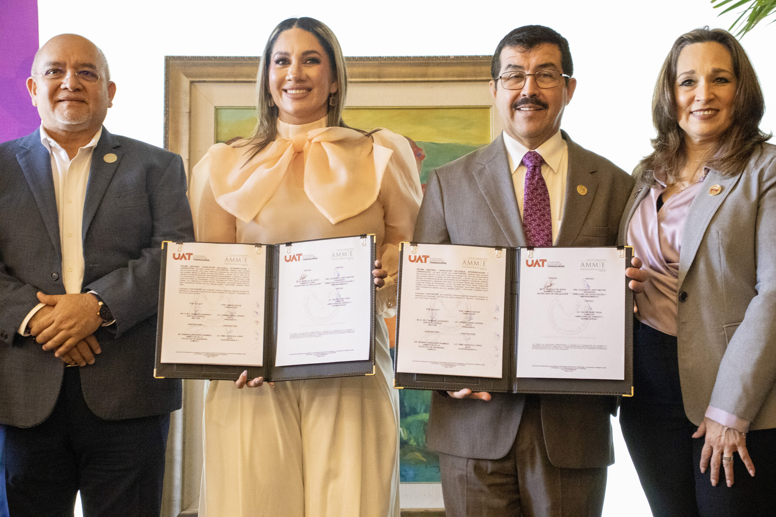 La UAT y la Asociación de Mujeres Jefas de Empresa firman convenio en la zona sur